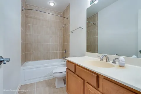 814 West 15th Place Chicago IL 60608
