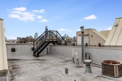 814 West 15th Place Chicago IL 60608