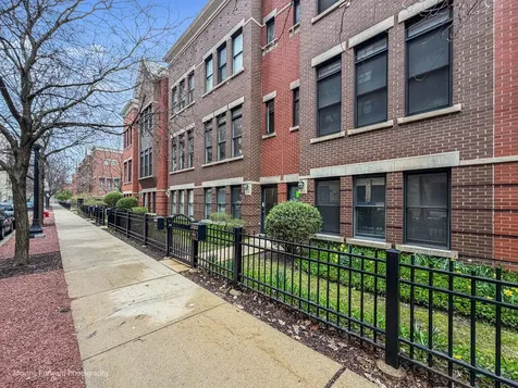 814 West 15th Place Chicago IL 60608