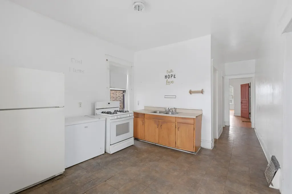 4912 West Fulton Street Chicago IL 60644