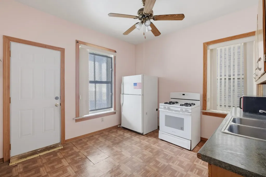 4912 West Fulton Street Chicago IL 60644