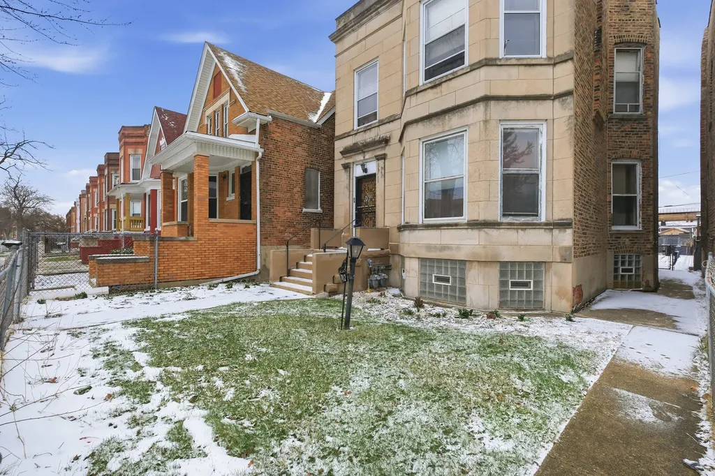 4912 West Fulton Street Chicago IL 60644