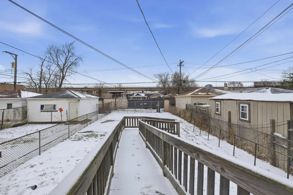 4912 West Fulton Street Chicago IL 60644