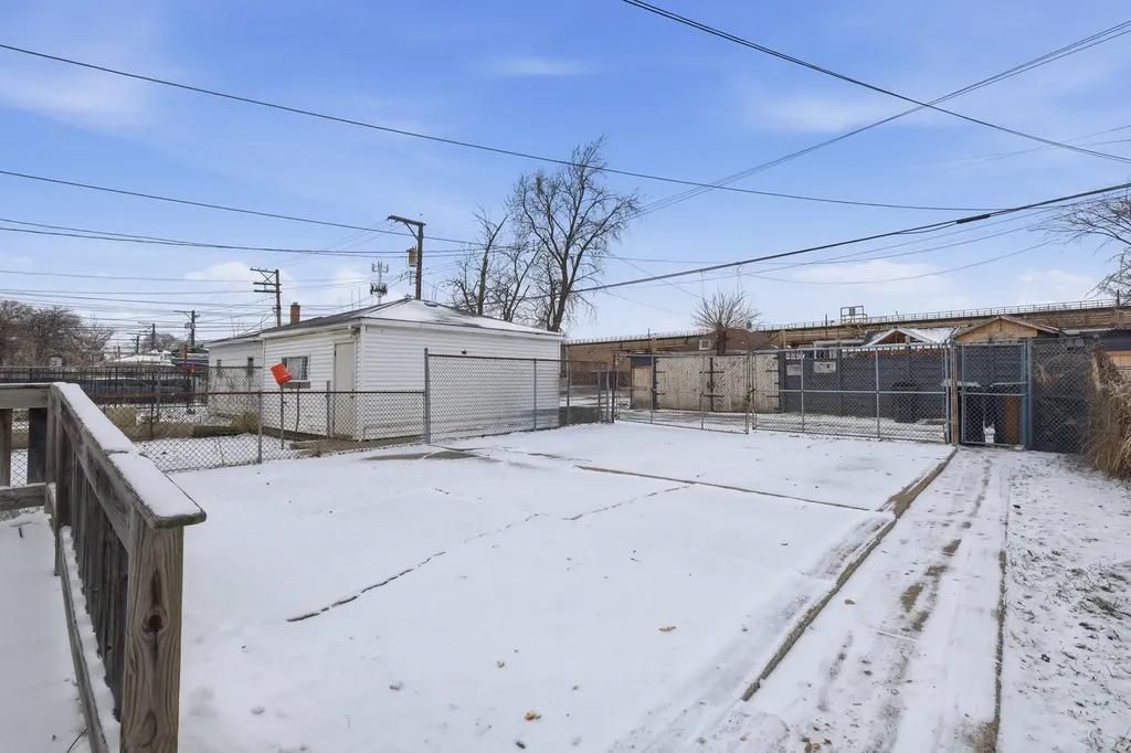 4912 West Fulton Street Chicago IL 60644