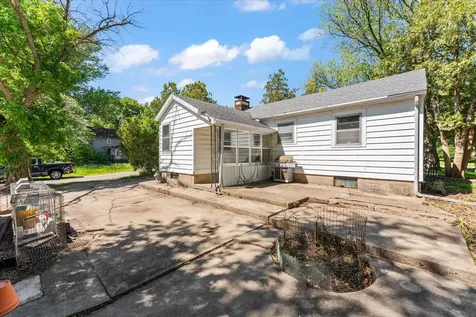 501 North State Street Bellflower IL 62174