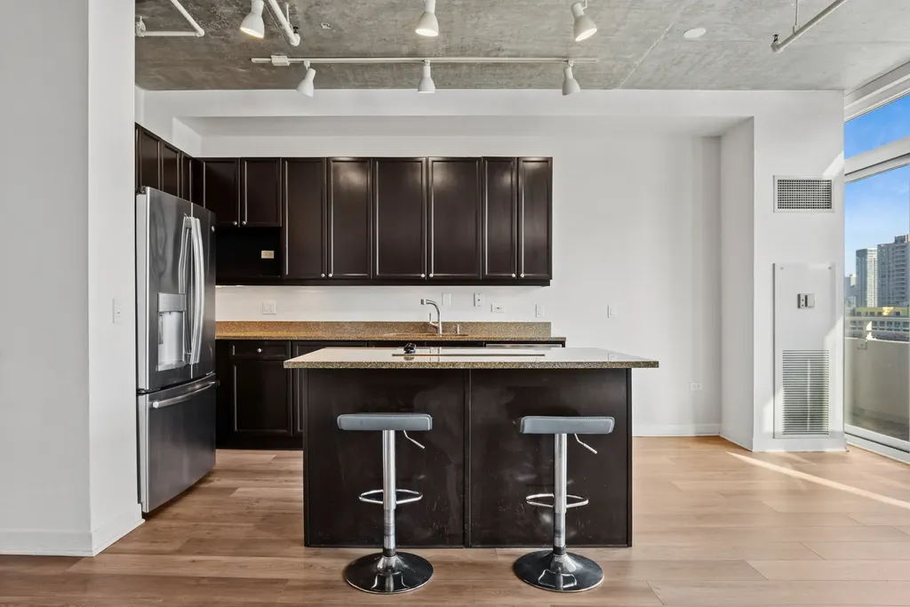 737 West Washington Boulevard Chicago IL 60661