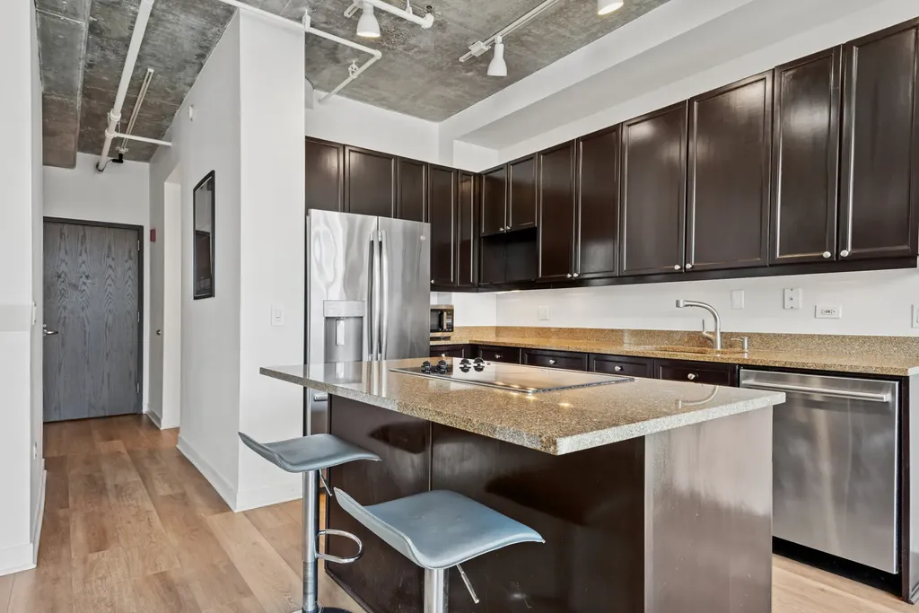 737 West Washington Boulevard Chicago IL 60661