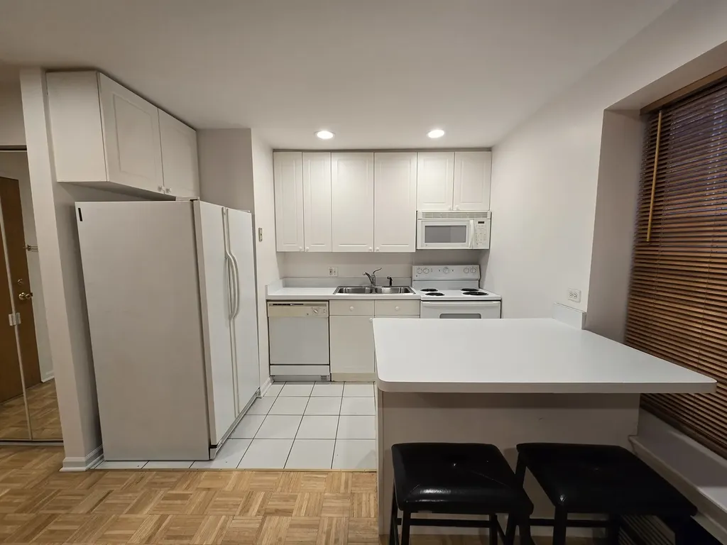 5646 North Kenmore Avenue Chicago IL 60660