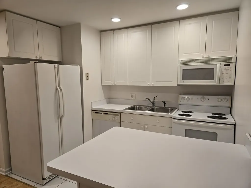 5646 North Kenmore Avenue Chicago IL 60660