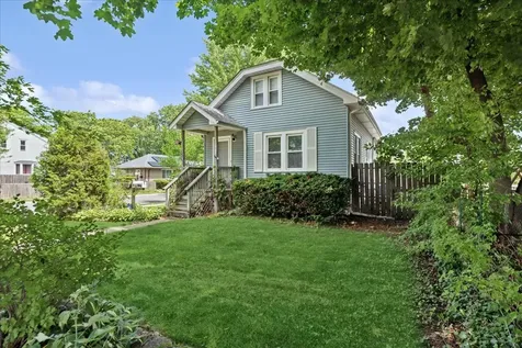427 South Elmwood Avenue Waukegan IL 60085