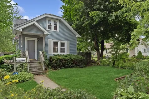 427 South Elmwood Avenue Waukegan IL 60085