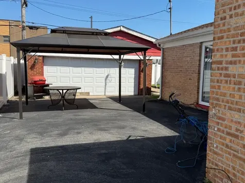 15541 6TH Avenue Phoenix IL 60426