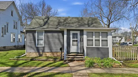 403 S 8th Street Dekalb IL 60115