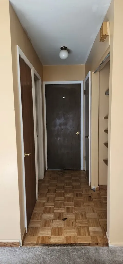 548 Alton Court Carol Stream IL 60188