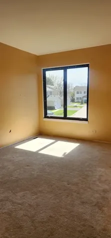 548 Alton Court Carol Stream IL 60188