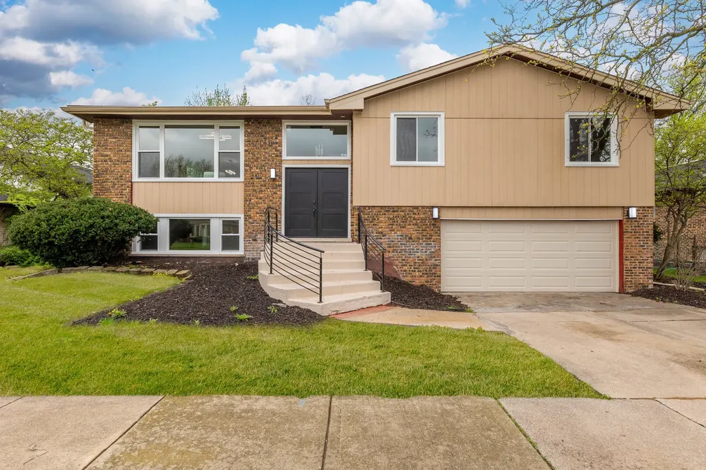 252 South Ellis Avenue Glenwood IL 60425