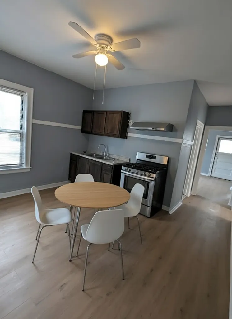 8601 South Kingston Avenue Chicago IL 60617