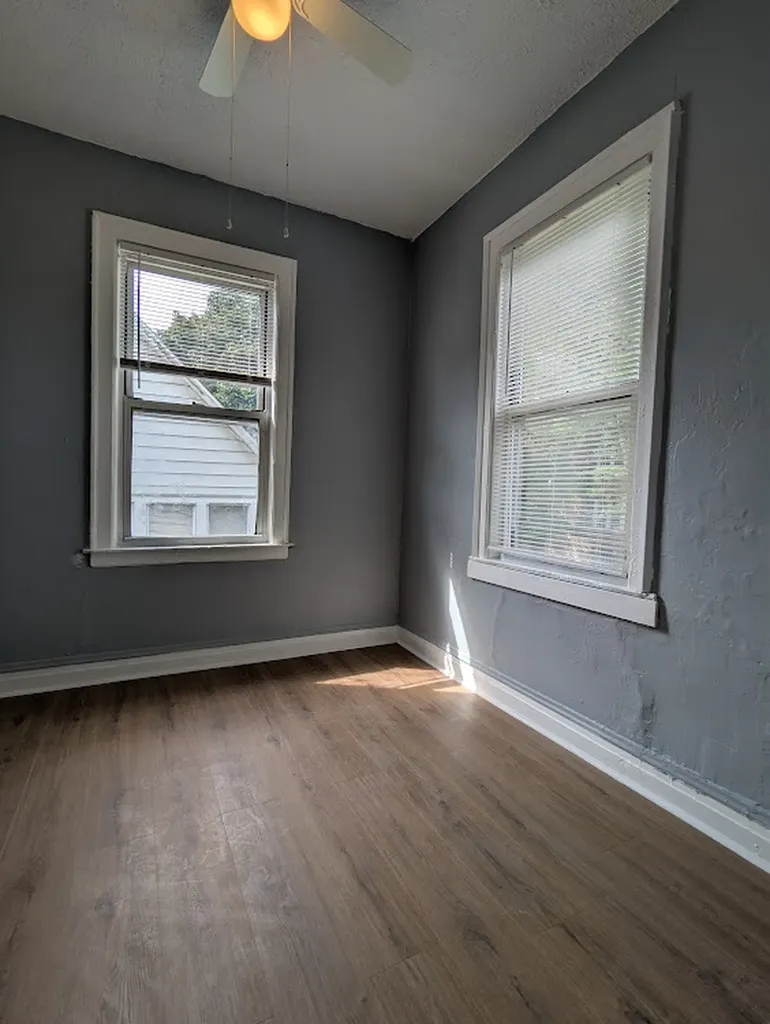 8601 South Kingston Avenue Chicago IL 60617