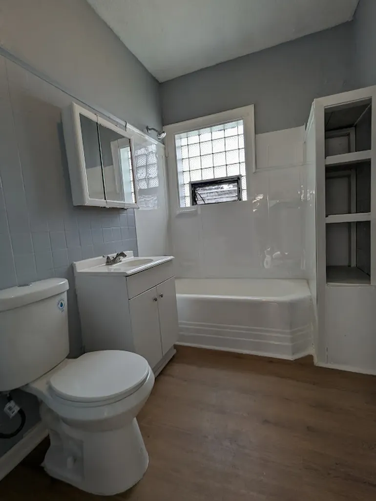 8601 South Kingston Avenue Chicago IL 60617