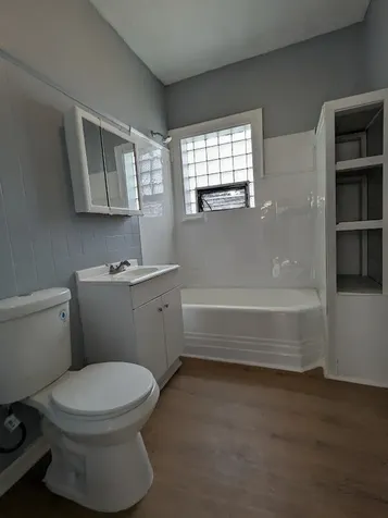 8601 South Kingston Avenue Chicago IL 60617