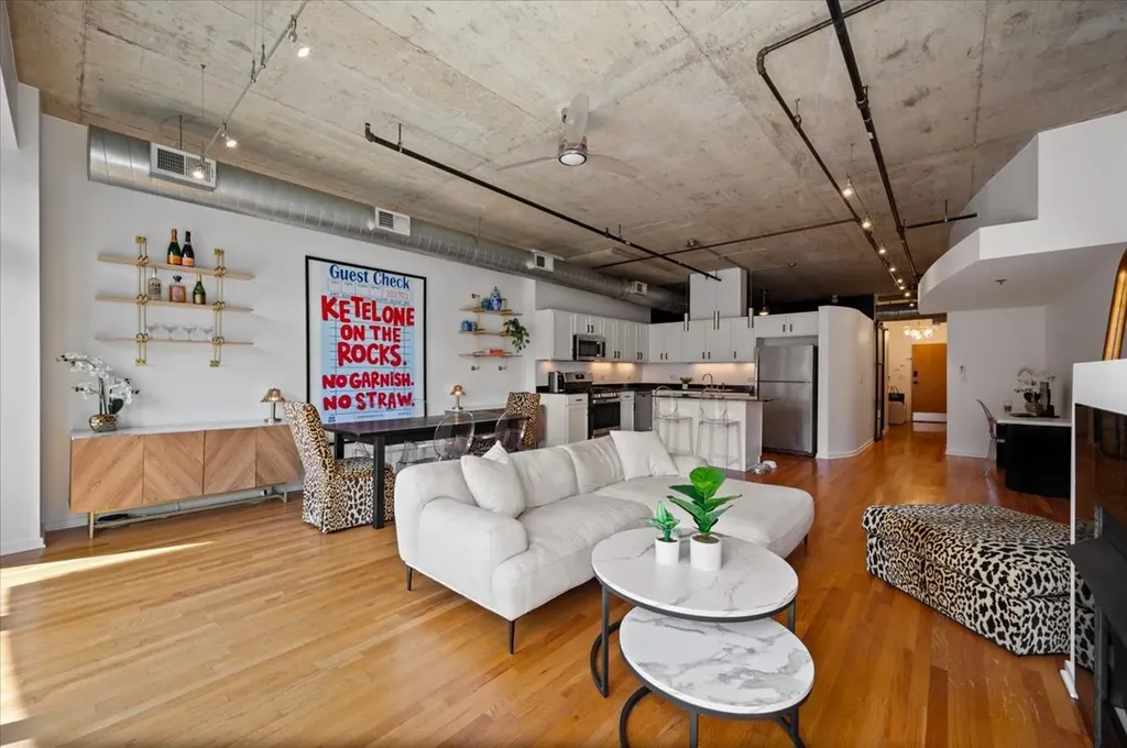 933 West Van Buren Street Chicago IL 60607