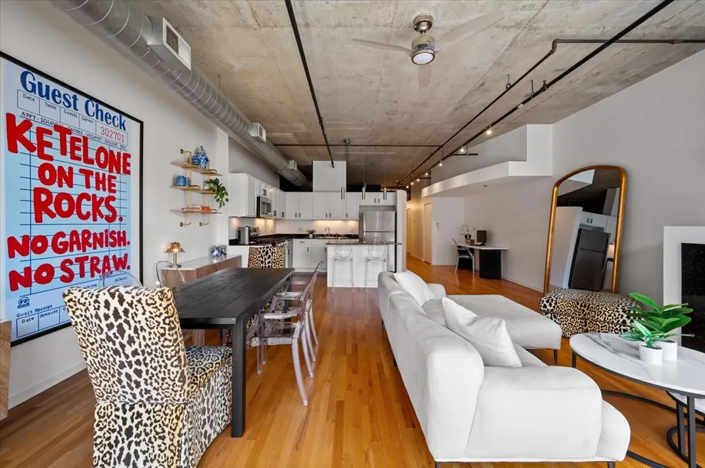 933 West Van Buren Street Chicago IL 60607
