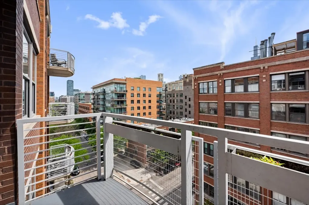 933 West Van Buren Street Chicago IL 60607