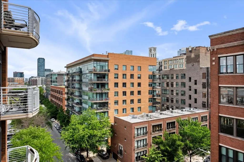 933 West Van Buren Street Chicago IL 60607