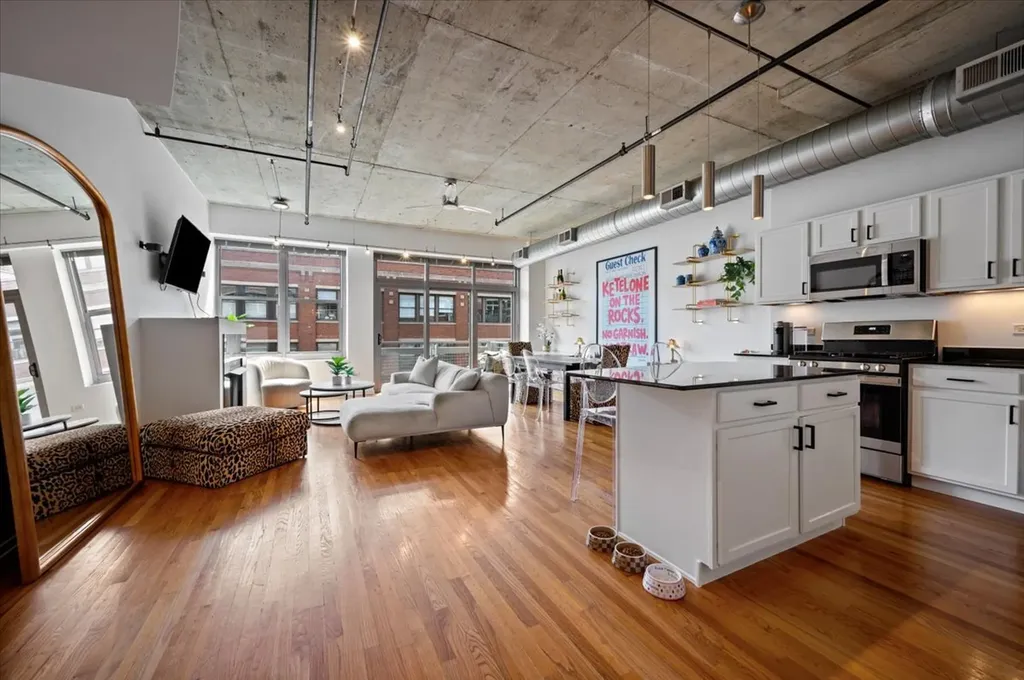 933 West Van Buren Street Chicago IL 60607