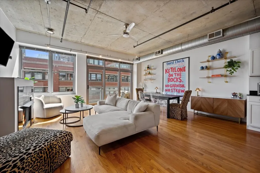 933 West Van Buren Street Chicago IL 60607