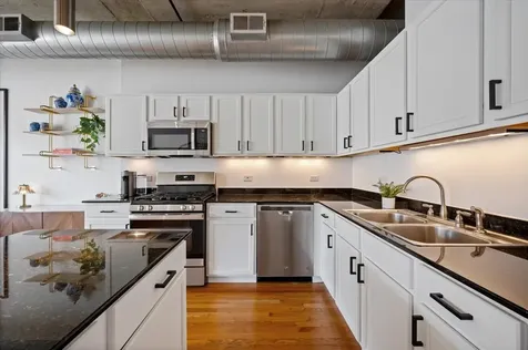933 West Van Buren Street Chicago IL 60607