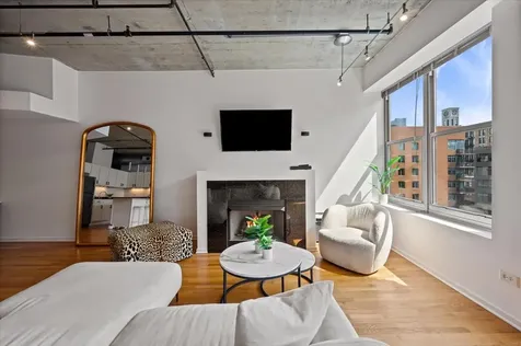 933 West Van Buren Street Chicago IL 60607