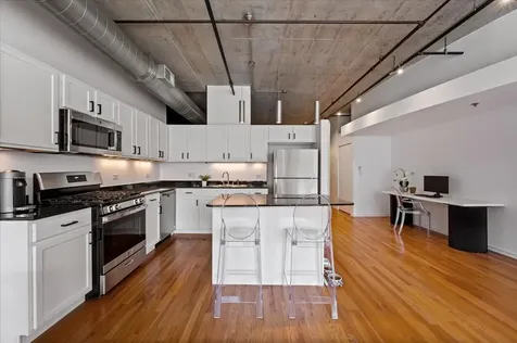 933 West Van Buren Street Chicago IL 60607
