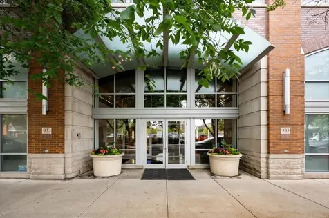 933 West Van Buren Street Chicago IL 60607
