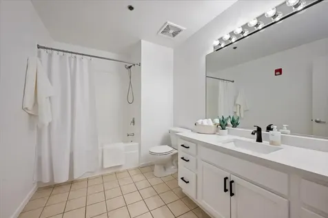 933 West Van Buren Street Chicago IL 60607