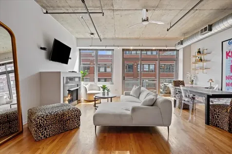 933 West Van Buren Street Chicago IL 60607