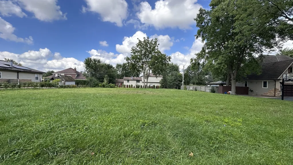 7240 Giddings Avenue Burr Ridge IL 60527