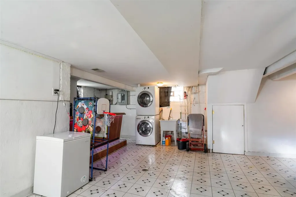 8108 South Wood Street Chicago IL 60620