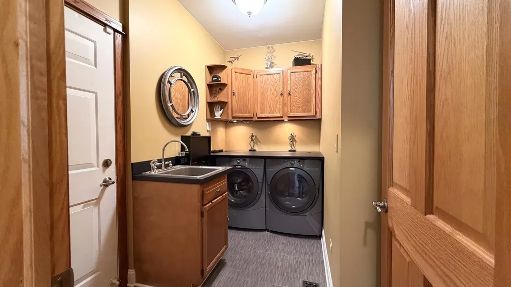 6 Glenview Court Bolingbrook IL 60490
