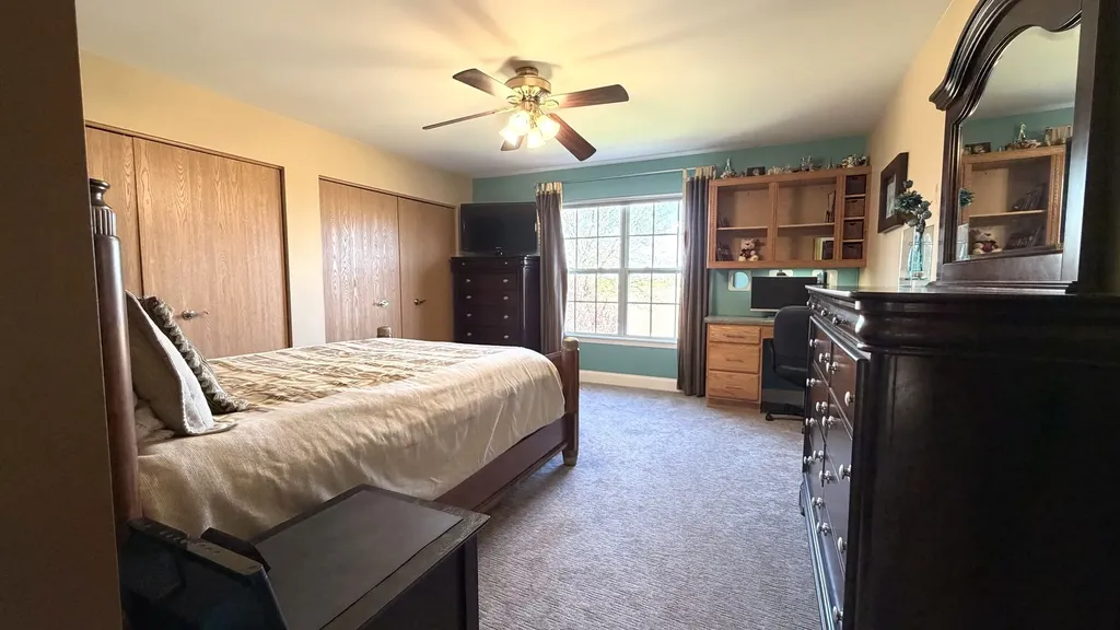 6 Glenview Court Bolingbrook IL 60490