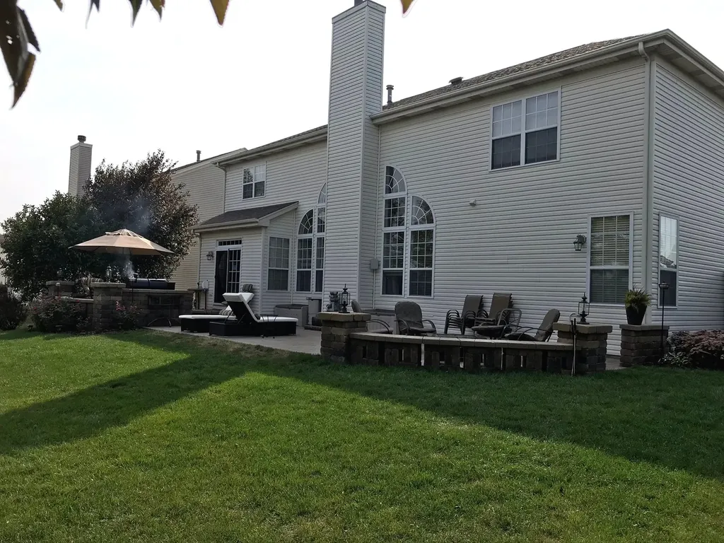 6 Glenview Court Bolingbrook IL 60490