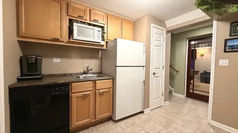 6 Glenview Court Bolingbrook IL 60490