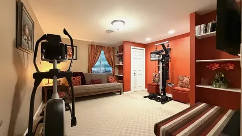 6 Glenview Court Bolingbrook IL 60490