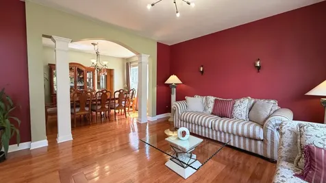 6 Glenview Court Bolingbrook IL 60490