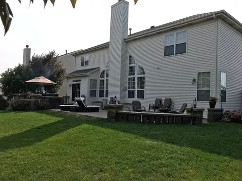 6 Glenview Court Bolingbrook IL 60490