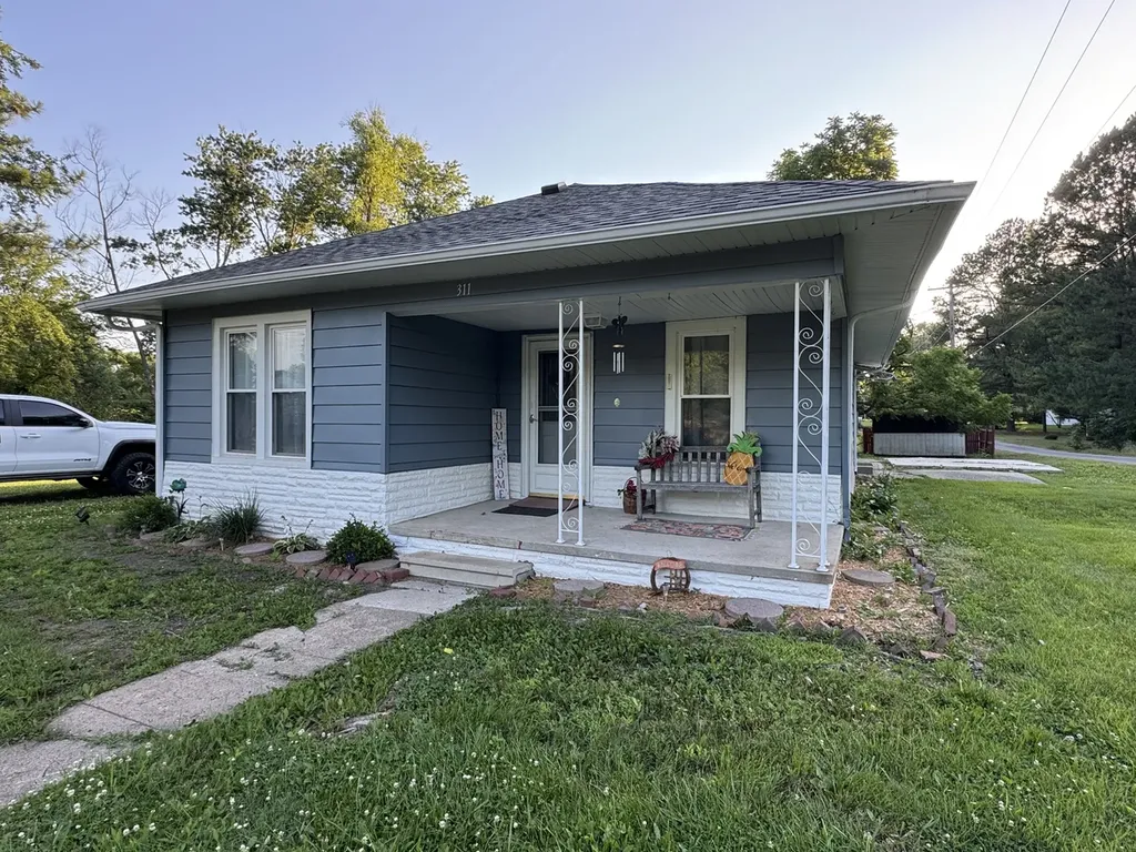 311 North Goldheimer Avenue Benton IL 62812