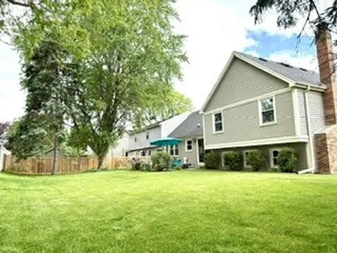 206 Ashland Court Vernon Hills IL 60061