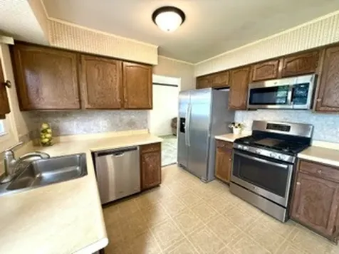 206 Ashland Court Vernon Hills IL 60061