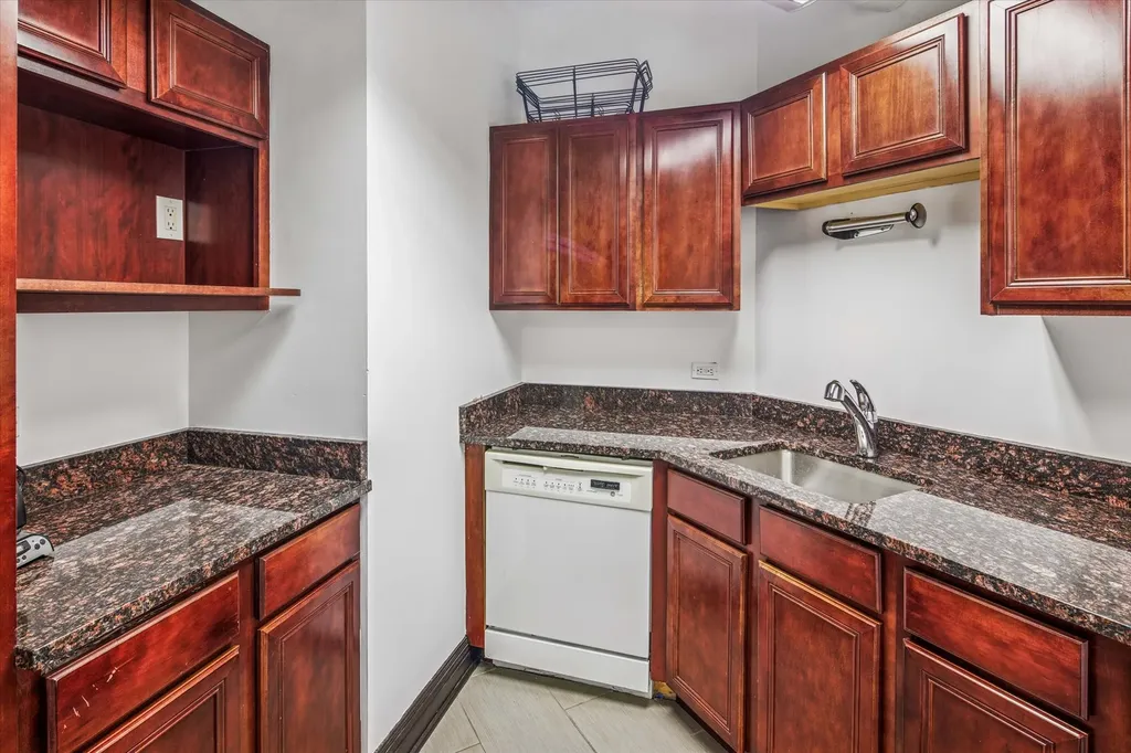 1327 West Washington Boulevard Chicago IL 60607