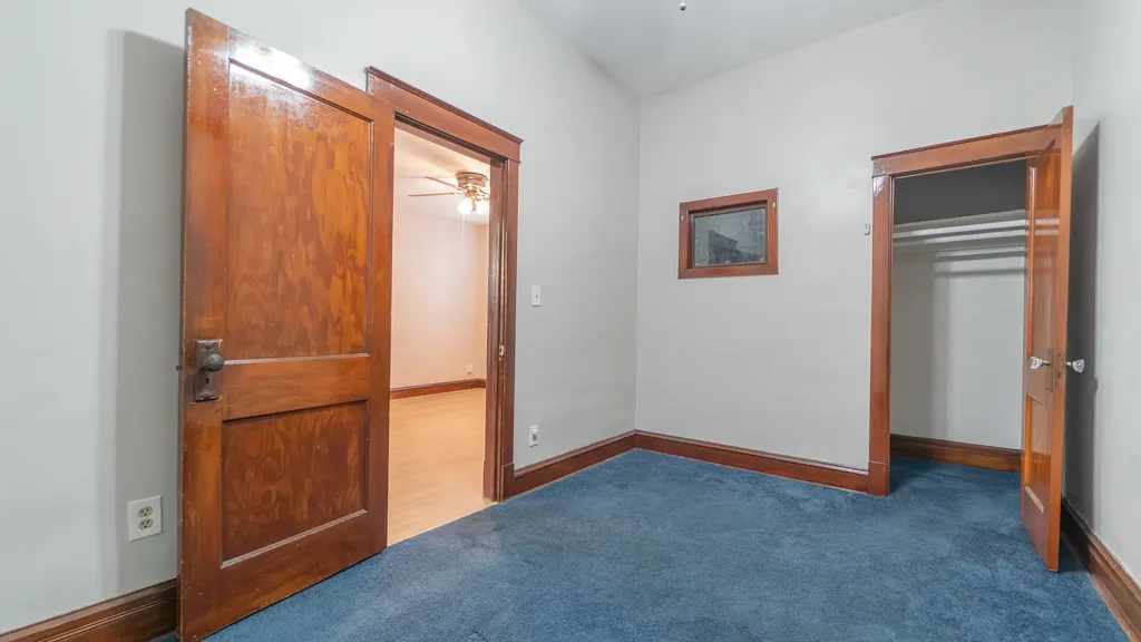10439 South Avenue M Chicago IL 60617